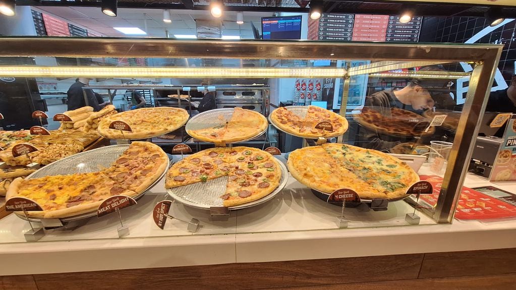 Sbarro, pizza neoyorquina XXL en avenida Corrientes (Los Andes)