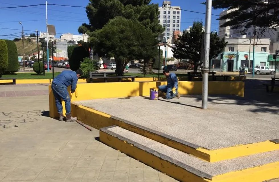 Arreglos en plaza San Martín.