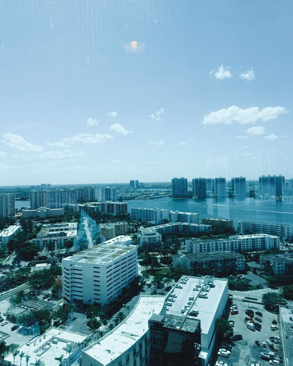 Cami Homs subió uno de los paisajes que se ven desde su departamento en Miami