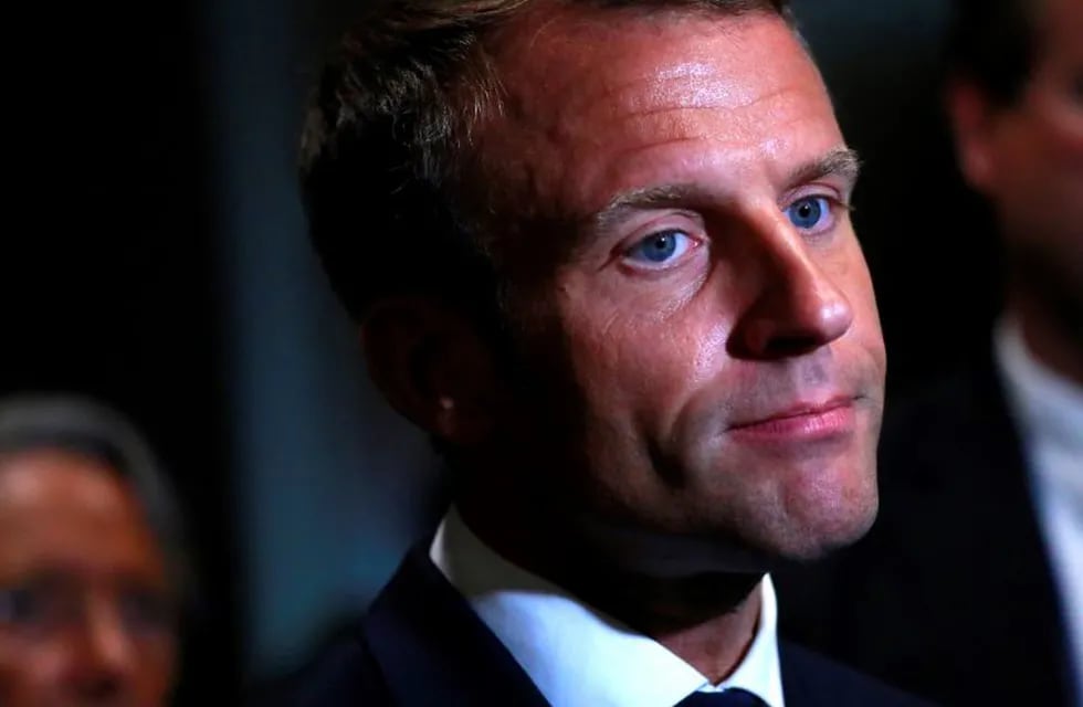 El presidente francés, Emmanuel Macron, habla con los periodistas (REUTERS / Yana Paskova)