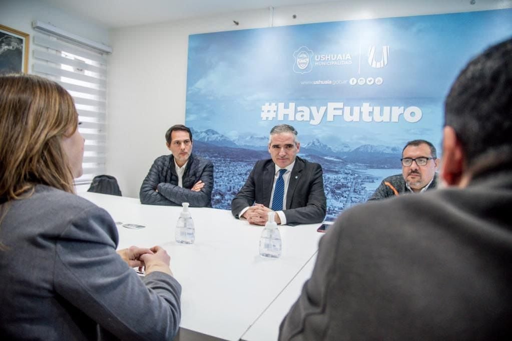 Roberto Arias, secretario de Política Tributaria Nacional visitó Ushuaia y se reunió con David Ferreyra a fin de interiorizarse en la situación municipal y realizar un intercambio de información económico-tributaria.