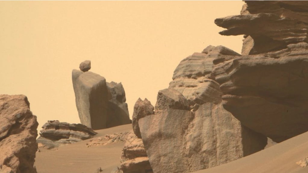 Así es la piedra Movediza de Marte.