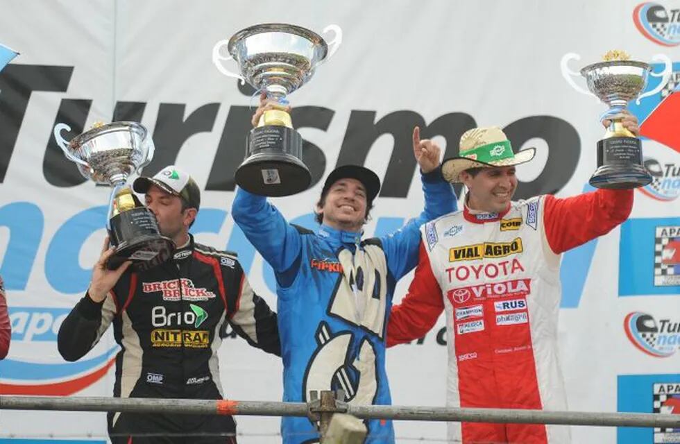 Juan Pipkin ganó la carrera de Turismo Nacional en Rosario. (@prensatn)