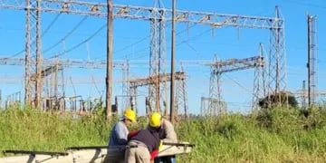 Finalizan reemplazo de postes de tendido eléctrico en la zona Sur