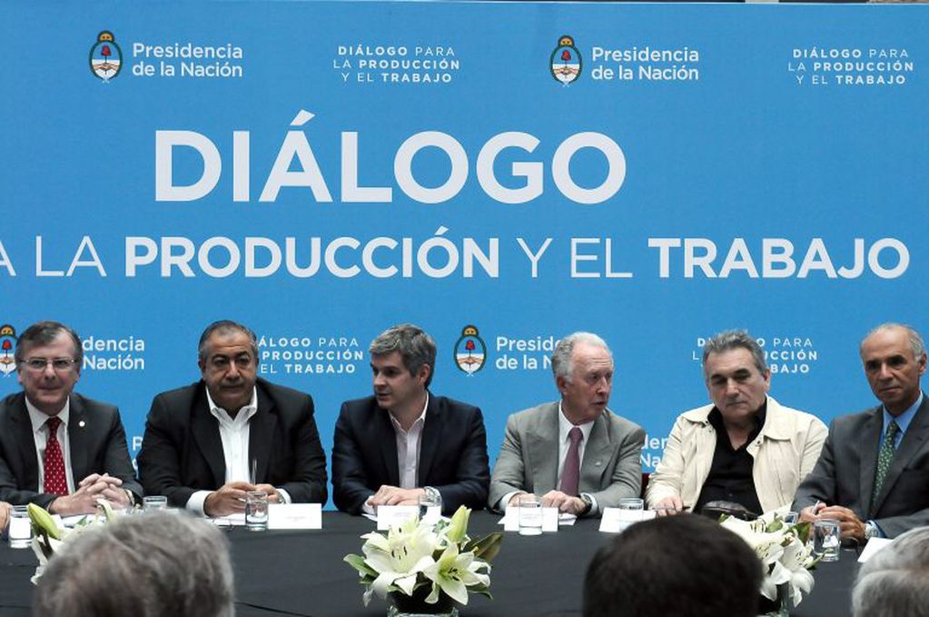 Mesa de diálogo en Casa Rosada