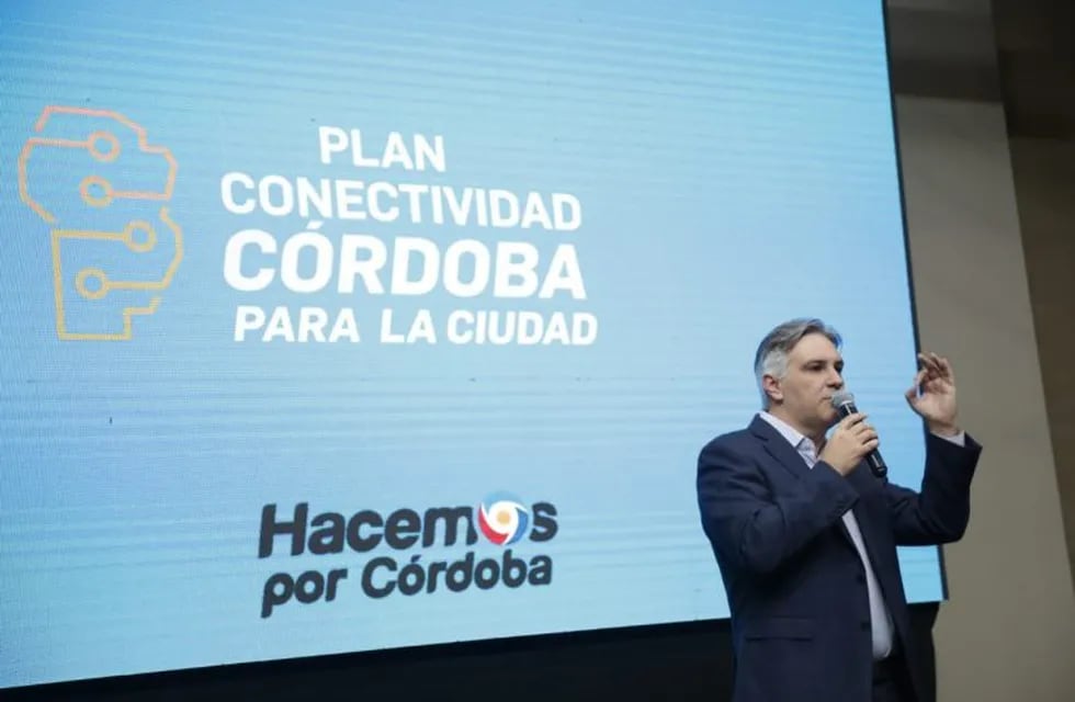Martín Llaryora y Manuel Calvo presentaron el plan de Conectividad para Córdoba Capital.