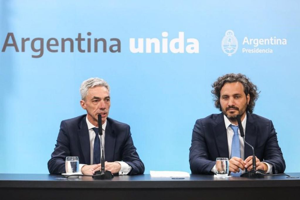 Mario Meoni y Santiago Cafiero en conferencia de prensa.