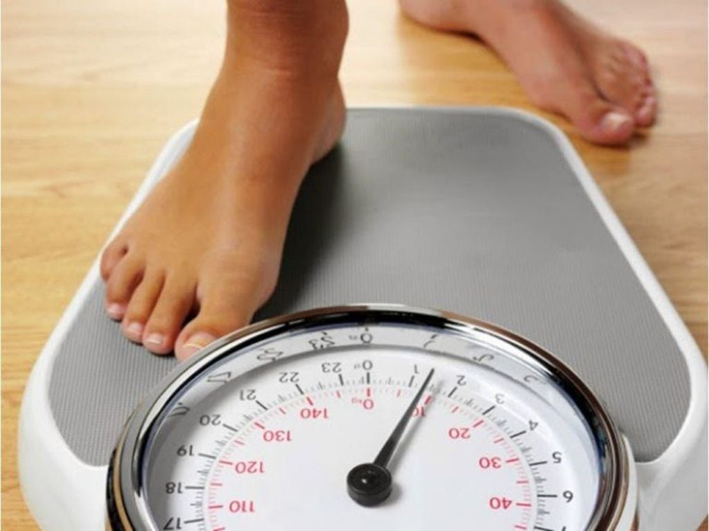 Es aconsejable prevenir el aumento de peso a una edad temprana para reducir el riesgo de muerte prematura más adelante en la vida.