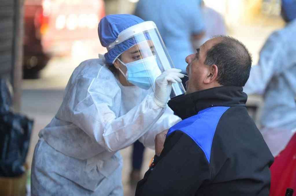 Coronavirus en Argentina: 120 personas murieron y 4.625 se contagiaron