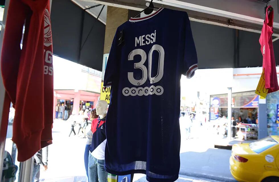 Messi es el rey de la calle San Martín, en Córdoba.