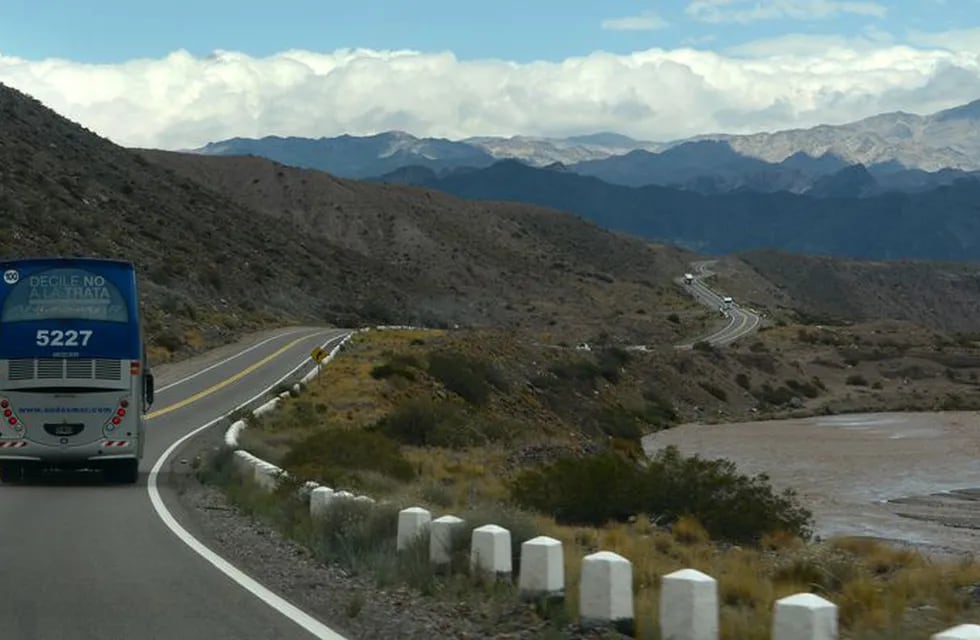 Las municipalidades de Las Heras y Luján de Cuyo quieren instalar radares enla Ruta Internacional y controlar la velocidad de los vehículos, también cobrar multas. Gentileza Los Andes