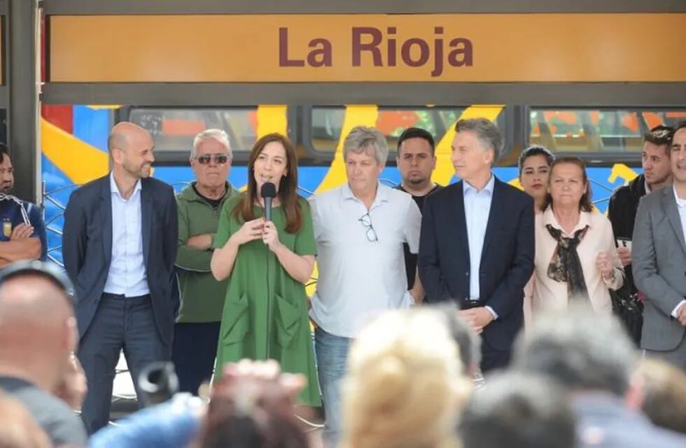 Mauricio Macri y María Eugenia Vidal, durante la inauguración del Metrobus Oeste. Crédito: Andrés D’Elia.