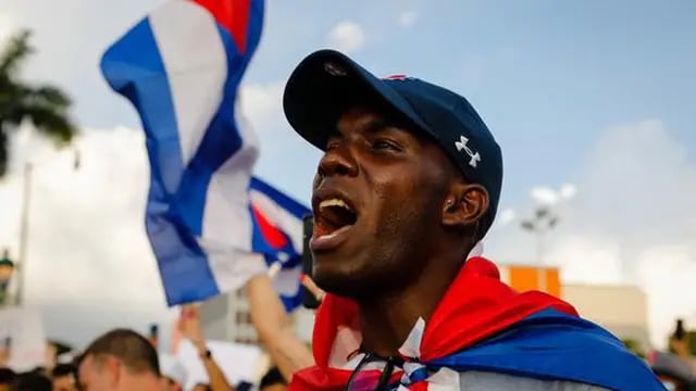Las manifestaciones opositoras en Cuba terminaron con miles de personas apresadas. Foto Corresponsalía.