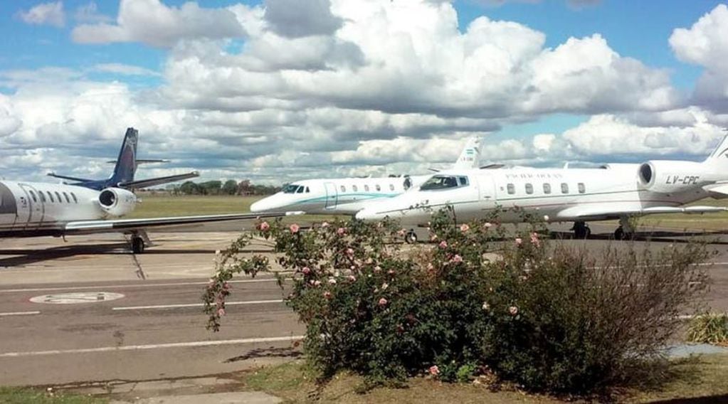 Una decena de aviones privados trajeron a los visitantes ilustres (La Nación)