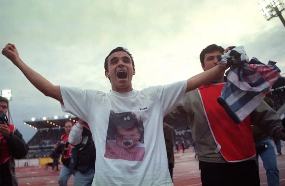 El Lute desató la alegría Albiazul y la camiseta será ofrendada a la tribuna. Matías Frías se llevó el trofeo y contó la historia.