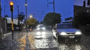 TORMENTA. Calles inundadas en Córdoba (La Voz / Ramiro Pereyra).