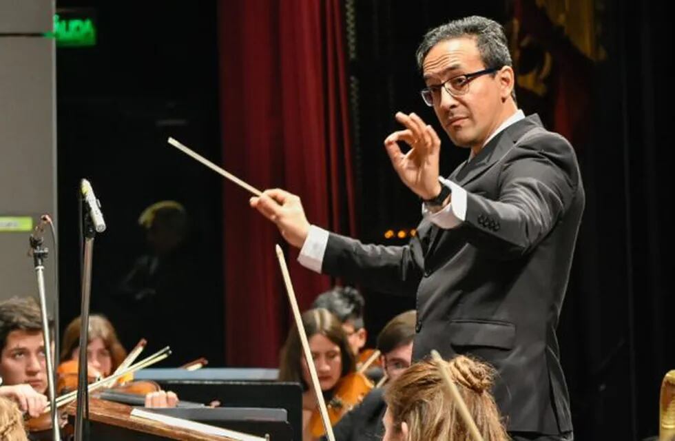 Hadrian Avila Arzuza, director de orquesta.