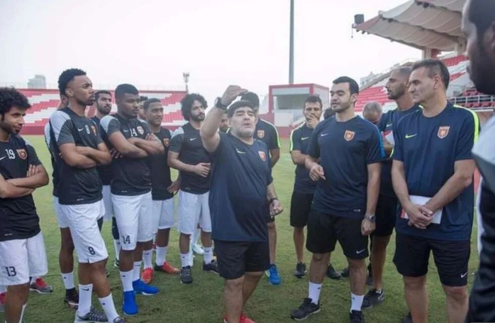 Maradona arrancó en Al Fujairah