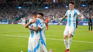En juego: ya clasificada, Argentina le gana a Perú y asegura el primer lugar en Copa América.