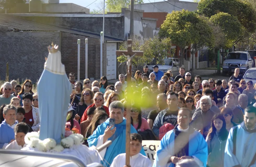 Punta Alta: el santuario Virgen del Rosario festejó sus 25 años con gran demostración de fe