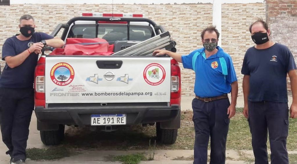 Los pampeanos participan de la búsqueda junto a ocho binomios del Consejo Nacional de Bomberos Voluntarios 