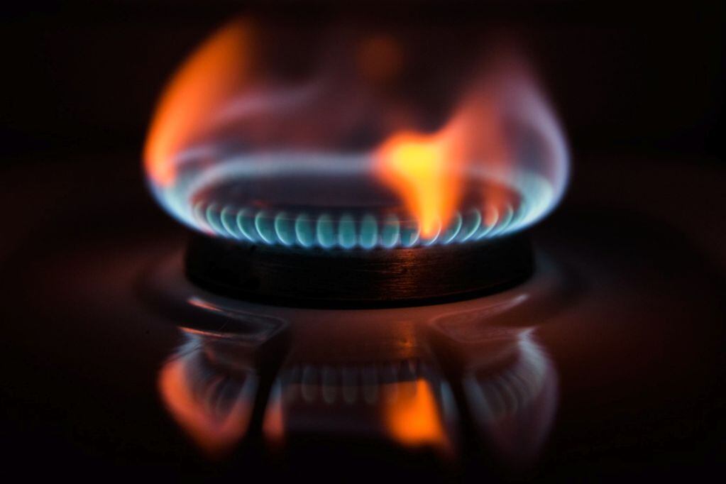 Si la llama tiene tonalidades amarillas, puede estar produciendo monóxido de carbono, debe ser siempre azul y uniforme. (Foto: Ecogas)
