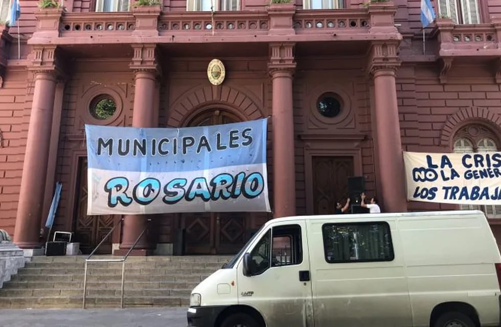 Comenzó el paro municipal en Rosario. (@mauroyasprizza)