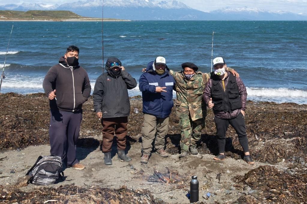 En Ushuaia se llevó adelante el 2° Torneo de Pesca del Róbalo con más de 100 participantes.