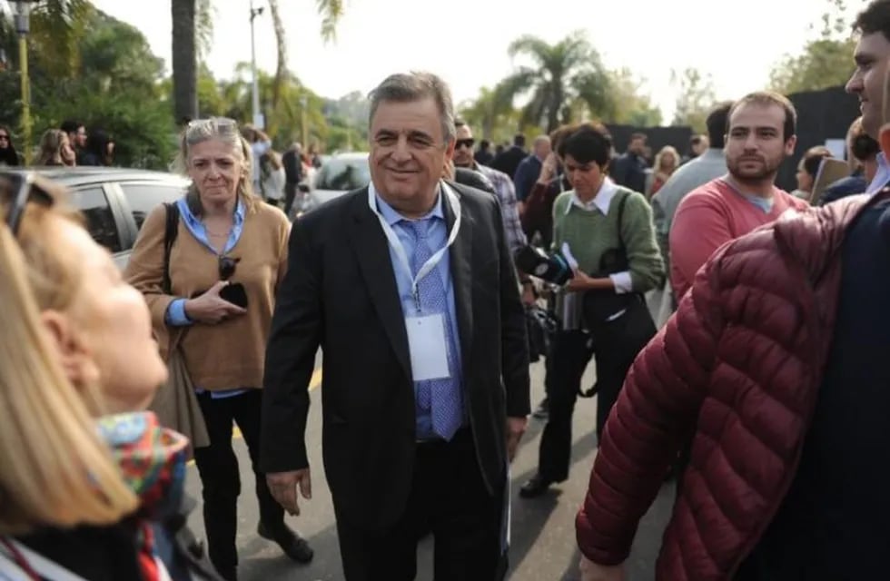 Mario Negri llega a la Convención de la UCR. Federico López Claro.