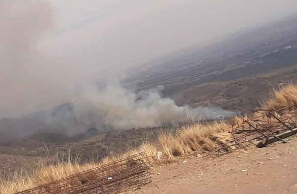 Incendio forestal en Valle Hermoso.