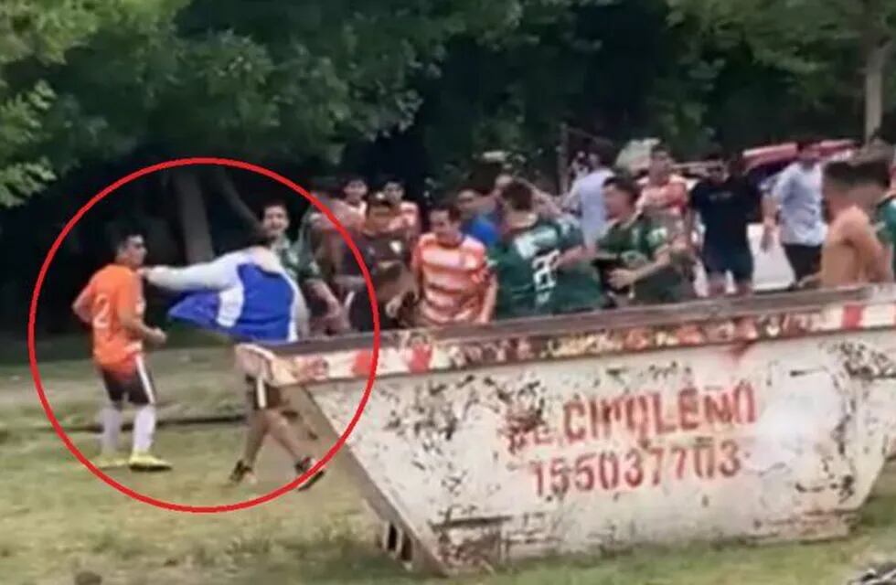 Brutal golpiza en un torneo de fútbol neuquino (LMCipolletti)