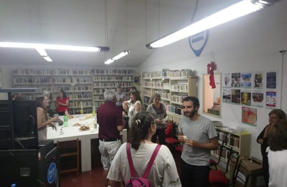 biblioteca libro abierto villa allende
