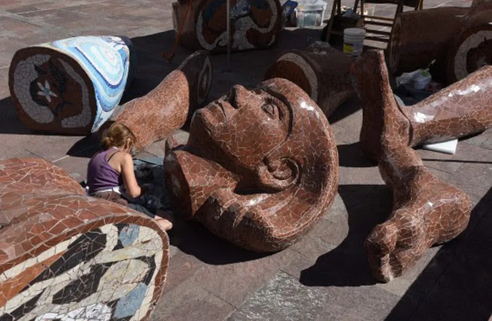 La escultura mide 9 metros de largo. (Municipalidad de Rosario)