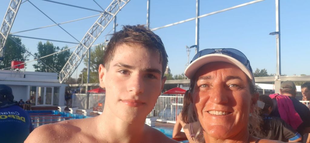 Fabricio Grumelli y Paola Beigveder natación Arroyito