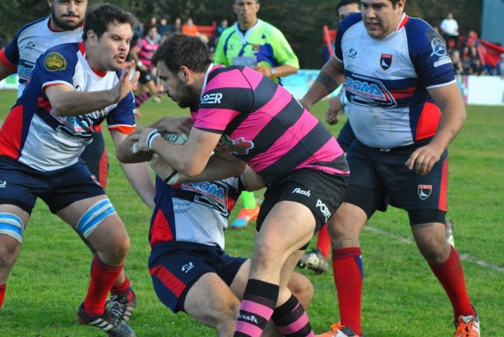 Las Águilas vs Ushuaia Rugby club.