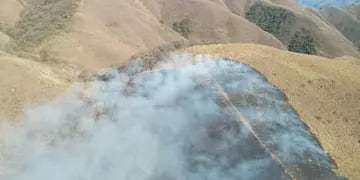 Fuego/Incendio en las montañas de Tucumán