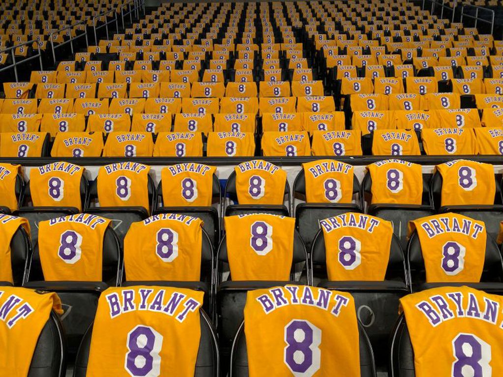 El homenaje de Los Angeles Lakers para Kobe y Gigi Bryant (Foto: Sandy Hooper-USA TODAY Sports/REUTERS)