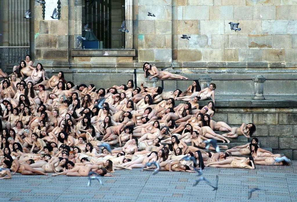 Más de 6.000 personas desnudas por Spencer Tunick 