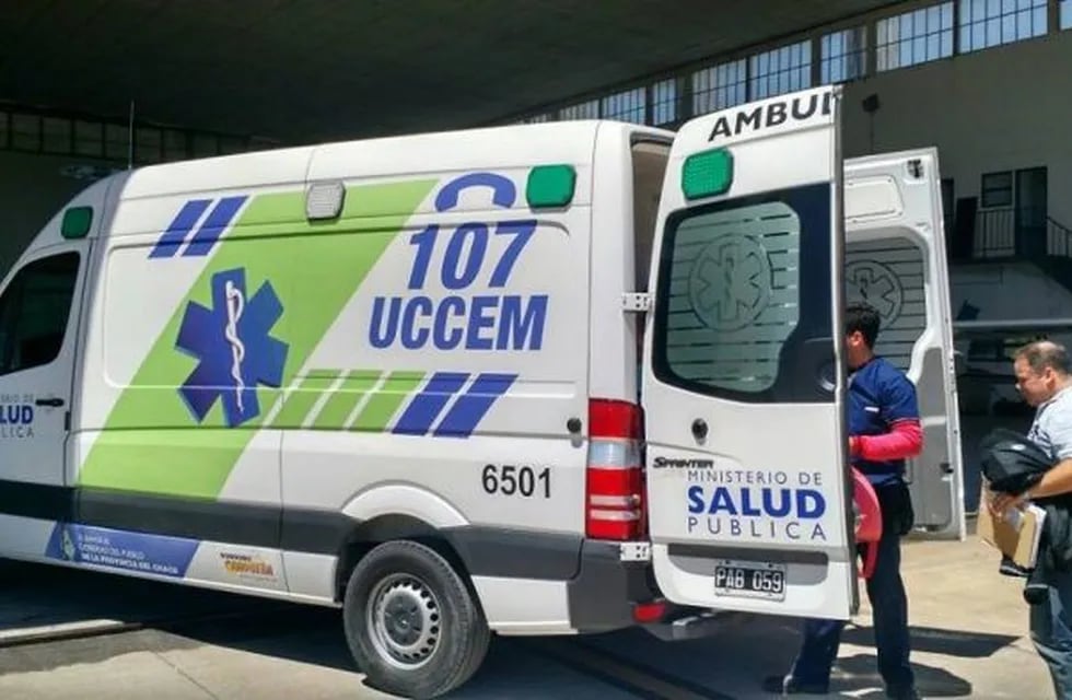 Imagen archivo. Ambulancias del UCCEM de paro.