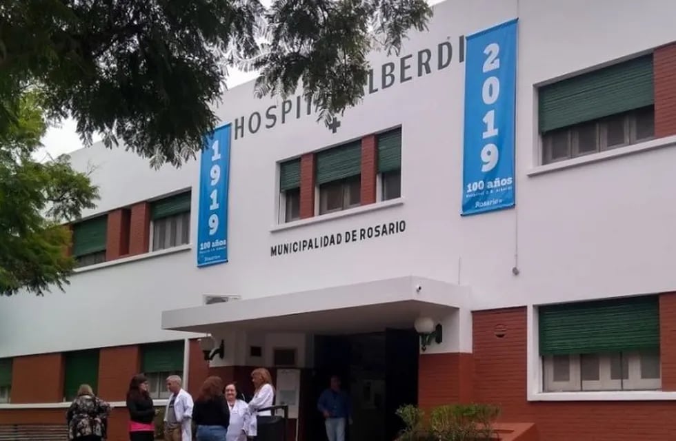 La víctima fue trasladada al Hospital Alberdi de Rosario. (Constanza Rearte Martínez)