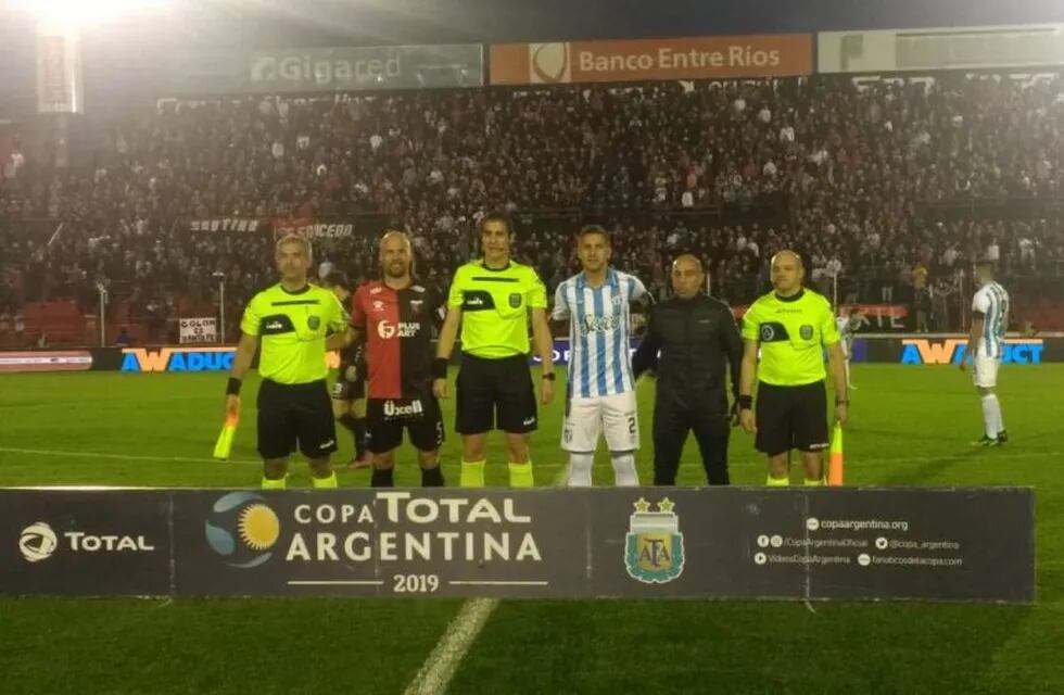 Colón y Atlético Tucumán se enfrentan por la Copa Argentina (@Copa_Argentina)