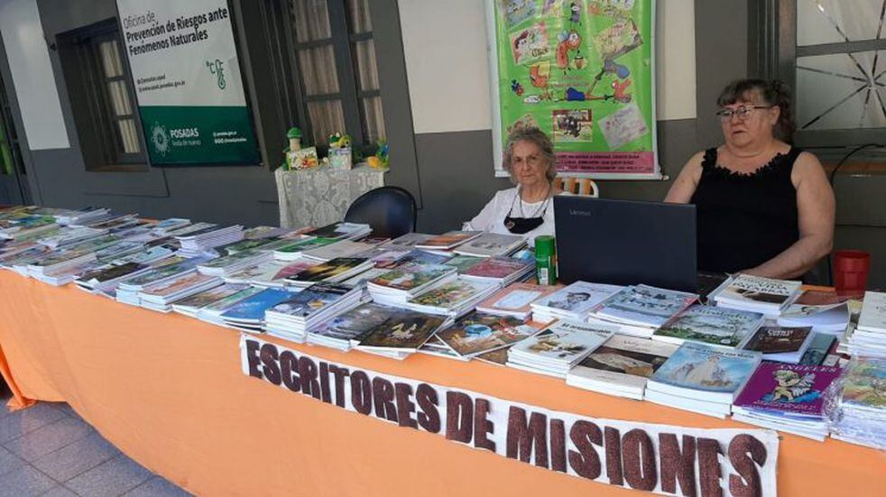 Ayer se realizó la Feria del libro ‘Posadas en Palabras’ que reunió a diversos escritores misioneros.