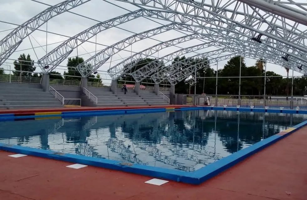 La pileta del Club Provincial de Rosario habilitada para el entrenamiento de nadadores olímpicos. (Archivo)