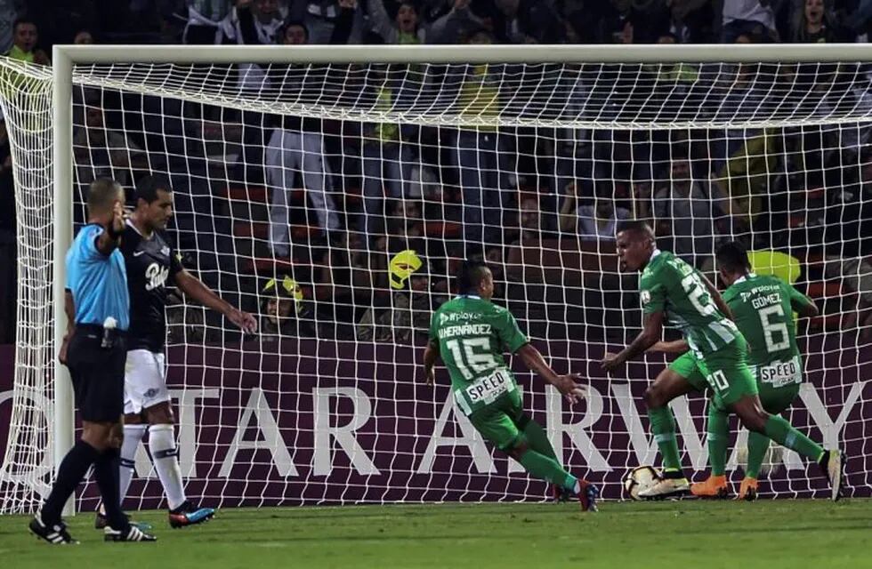 El gol de Atlético Nacional para ganar el partido, y quedarse con el lugar disponible en la Sudamericana, por encima de la T.