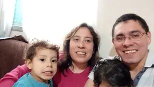 Alexander Surez y su famiia