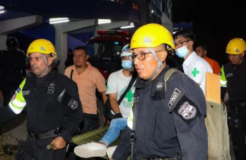 Al menos 12 muertos tras una estampida humana en un partido de fútbol. Foto: Secretaría de Prensa de la Presidencia de El Salvador