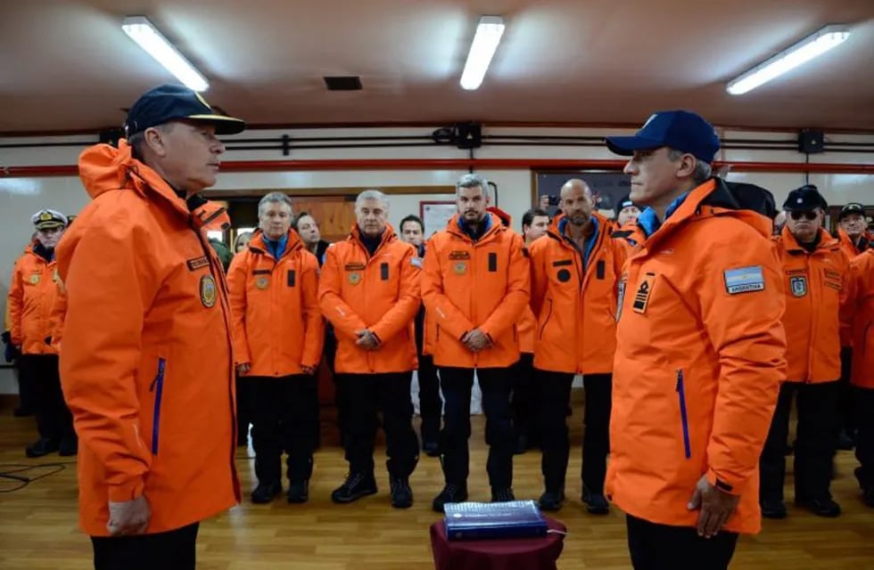 Marcos Peña, Dietrich y Aguad en Base Esperanza (Antártida).