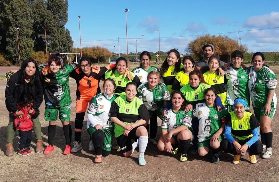 Barrio Laura ganó por penales y clasificó a la final de la Copa de Plata.