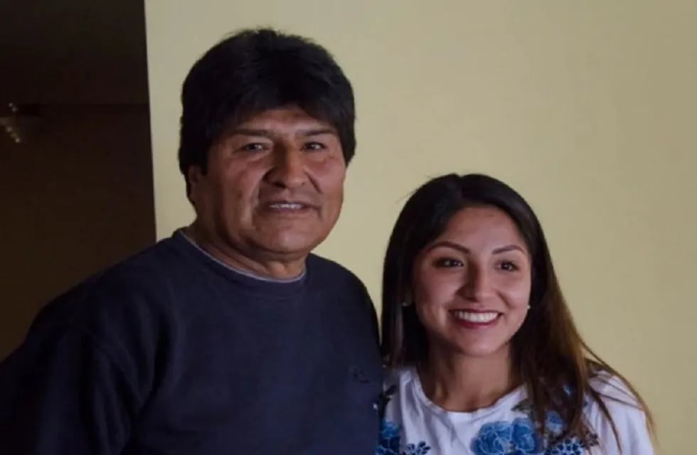 Evo junto a su hija Evaliz Morales Alvarado (Foto Archivo)
