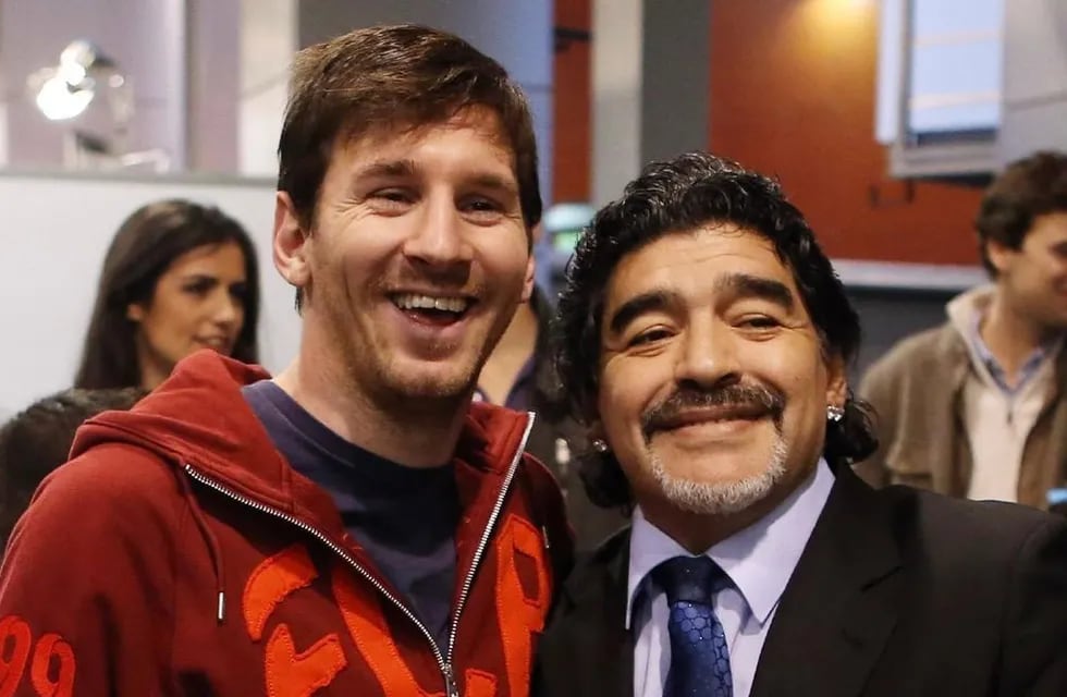 Lionel Messi compartió fotos junto a Diego Maradona luego de la muerte del exfutbolista y entrenador. (@leomessi)